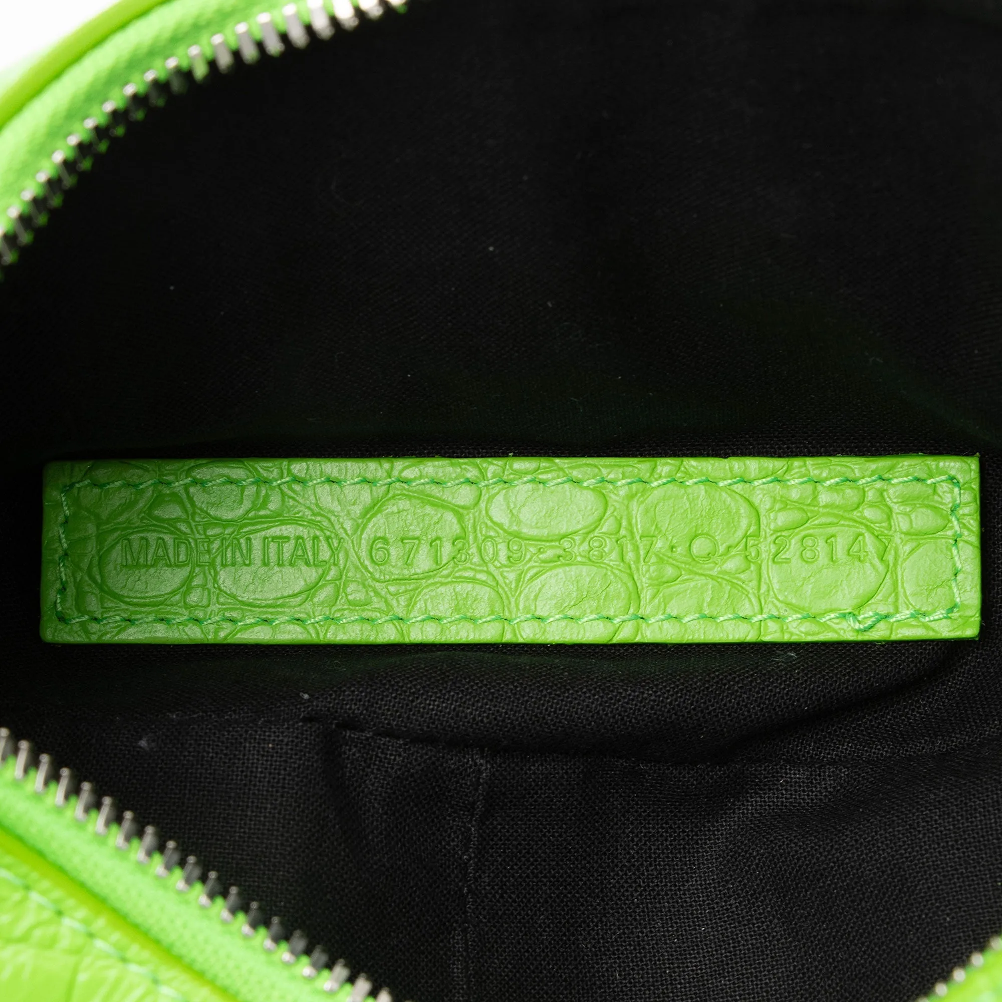 Balenciaga Crocodile Embossed Le Cagole XS Shoulder Bag (SHF-kVl4nx)