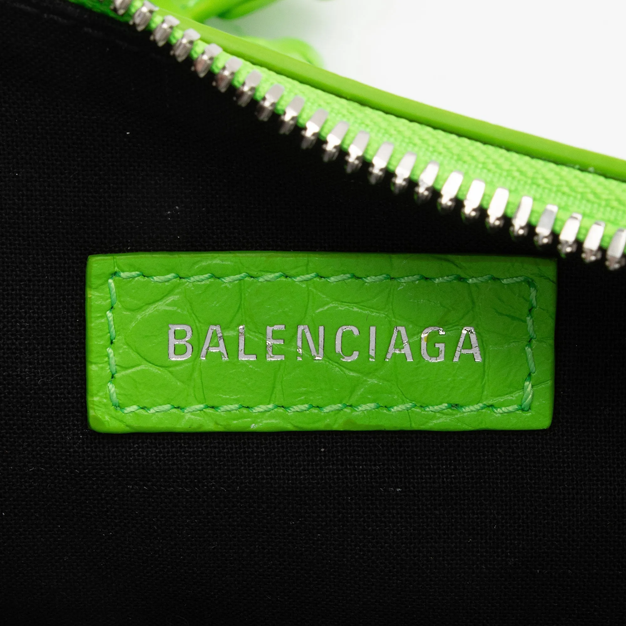 Balenciaga Crocodile Embossed Le Cagole XS Shoulder Bag (SHF-kVl4nx)