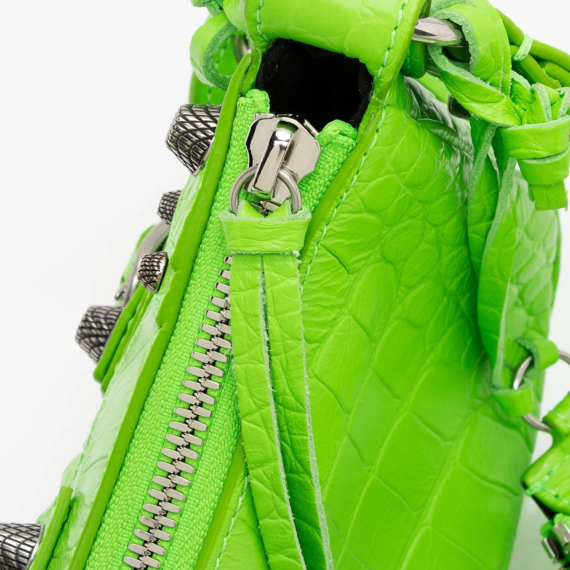 Balenciaga Crocodile Embossed Le Cagole XS Shoulder Bag (SHF-kVl4nx)