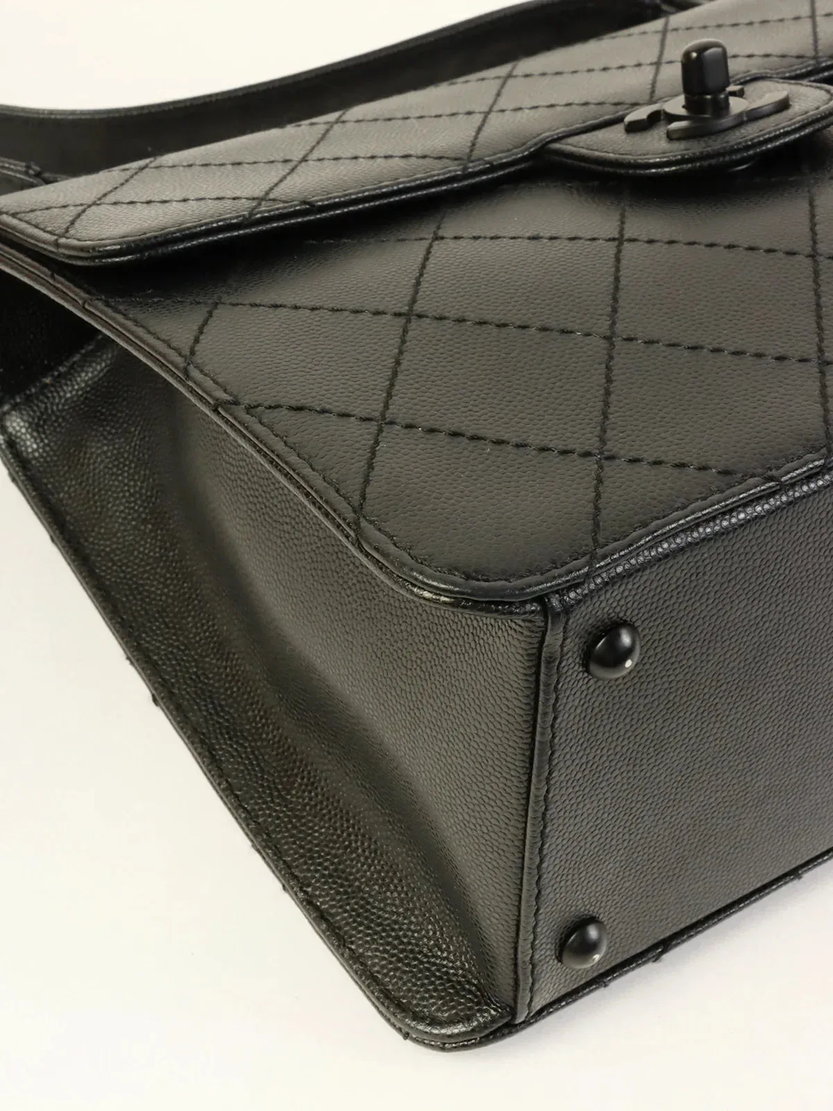 CHANEL Around 1998 Made Caviar Skin Turn-Lock Shoulder Bag Black