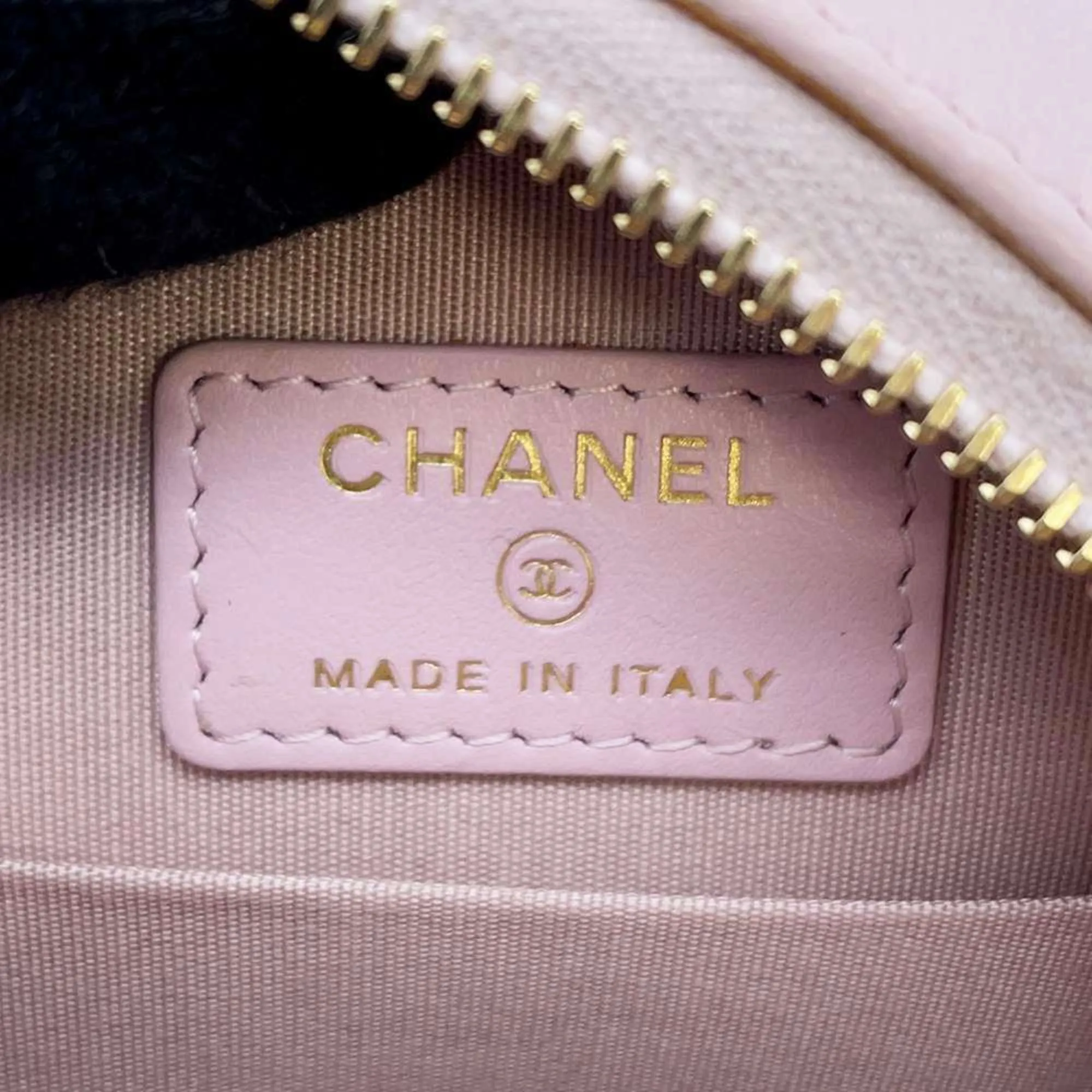Chanel Chain Shoulder Bag Round Matelasse Coco Mark Lambskin AP0945