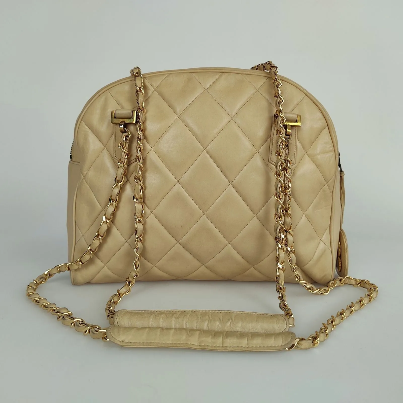 CHANEL Chanel Chanel shoulder bag in beige matelasse leather from the 80s