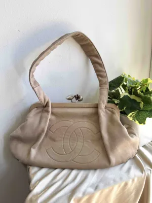 Chanel Kiss-Lock Bag Beige Leather Shoulder Bag