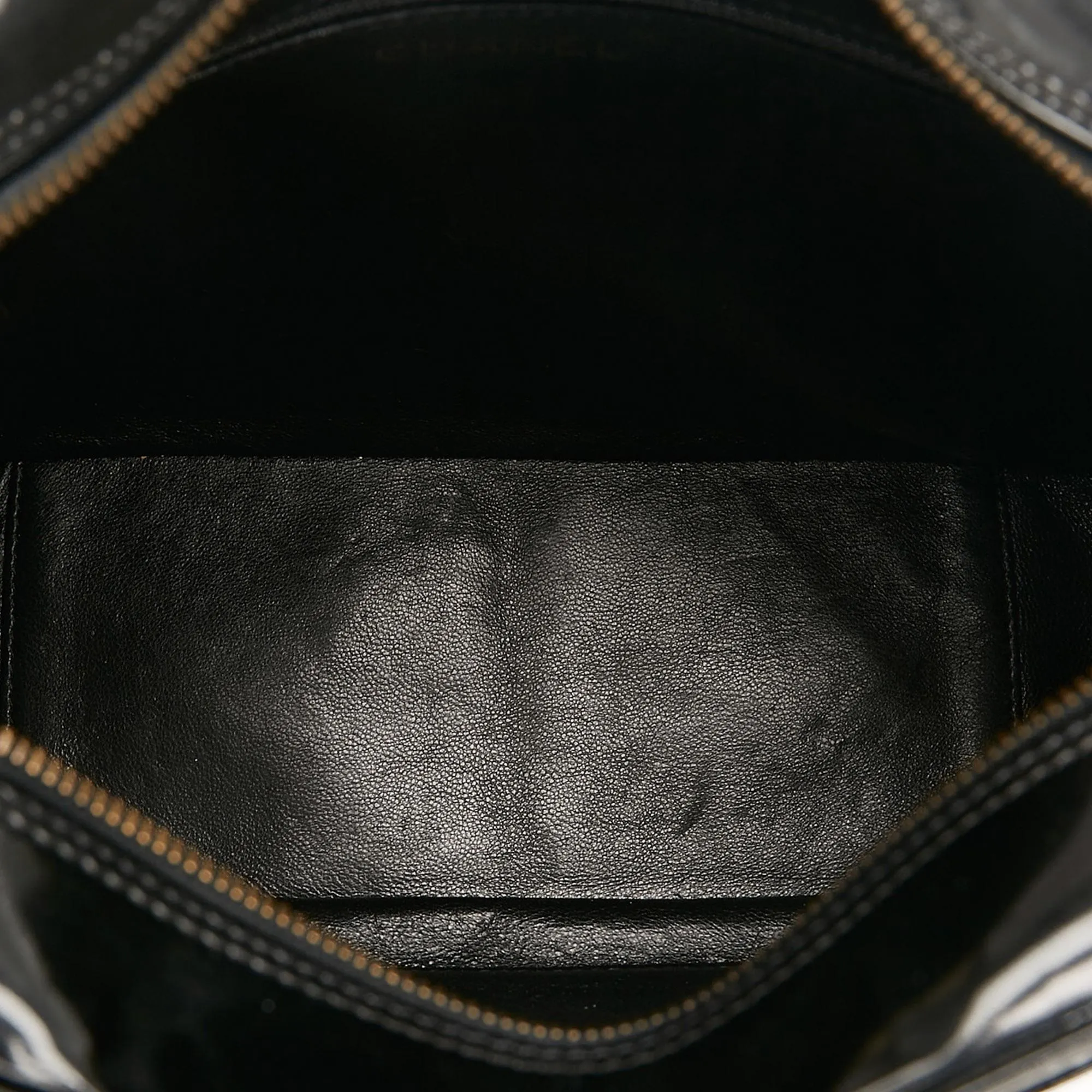 Chanel Patent Leather Shoulder Bag (SHG-QbfDyn)