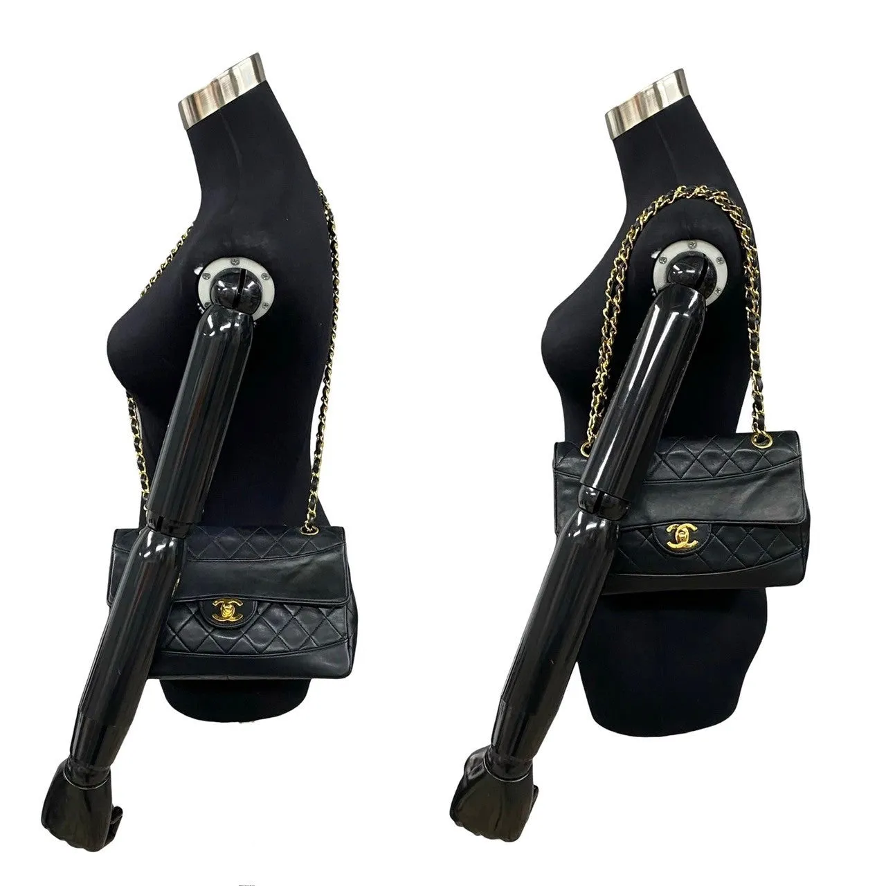 CHANEL Shoulder Bag lambskin black Matrasse
