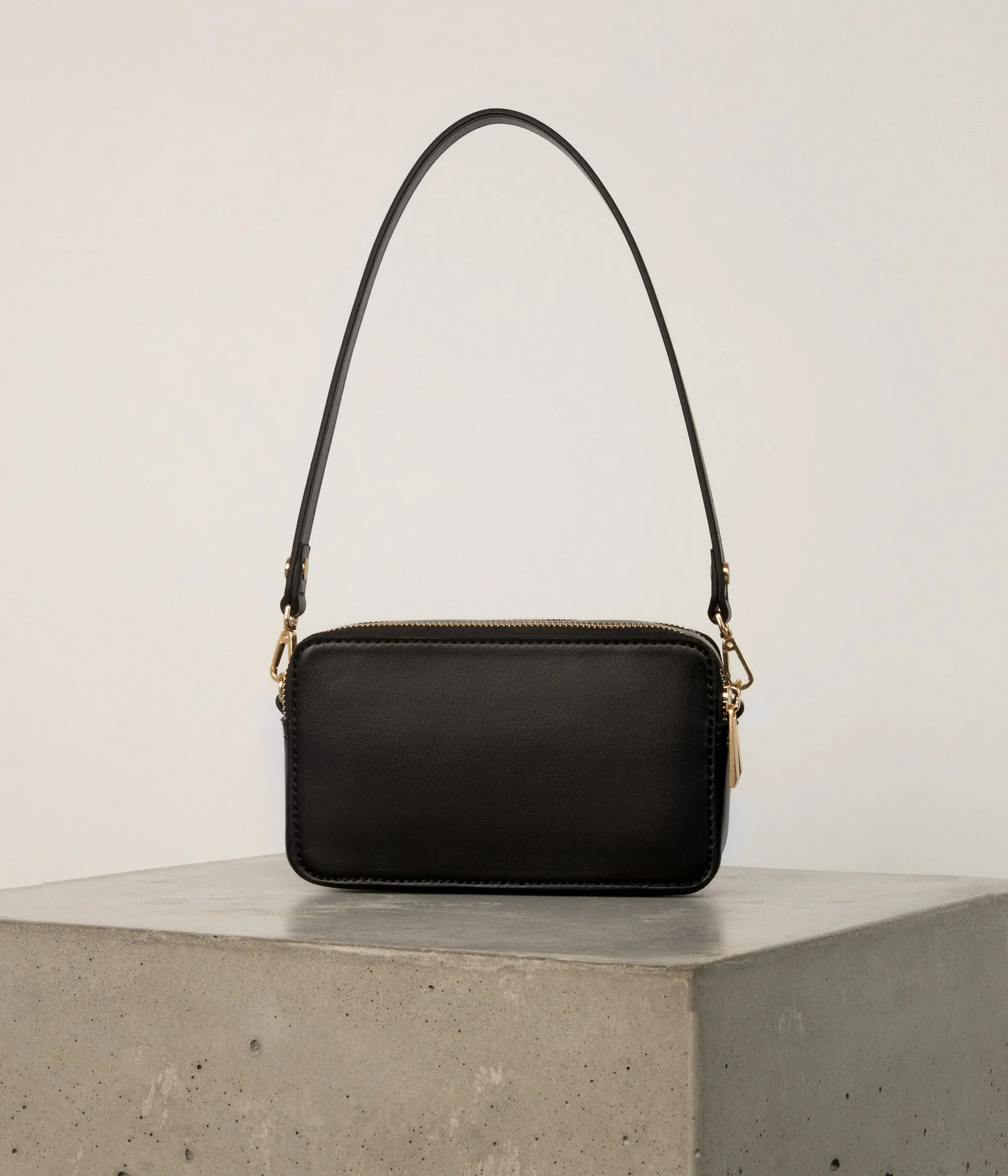 FARAH Vegan Crossbody Bag - UPPEAL