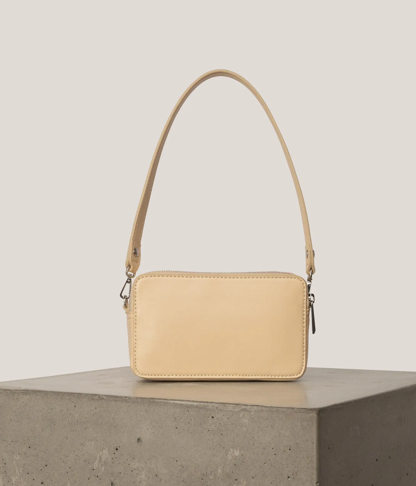 FARAH Vegan Crossbody Bag - UPPEAL