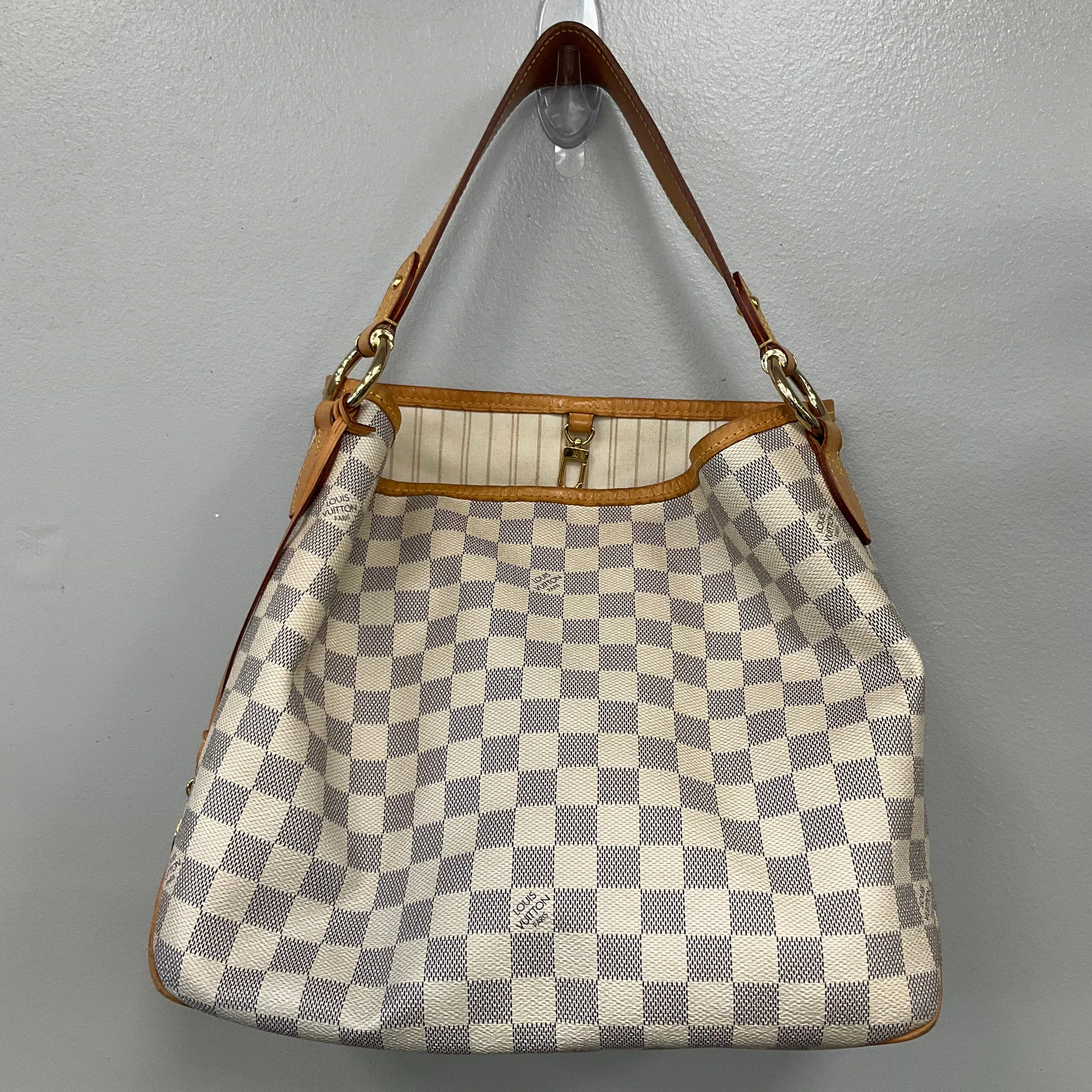 Handbag Luxury Designer By Louis Vuitton In Checkered Pattern, Size:Medium