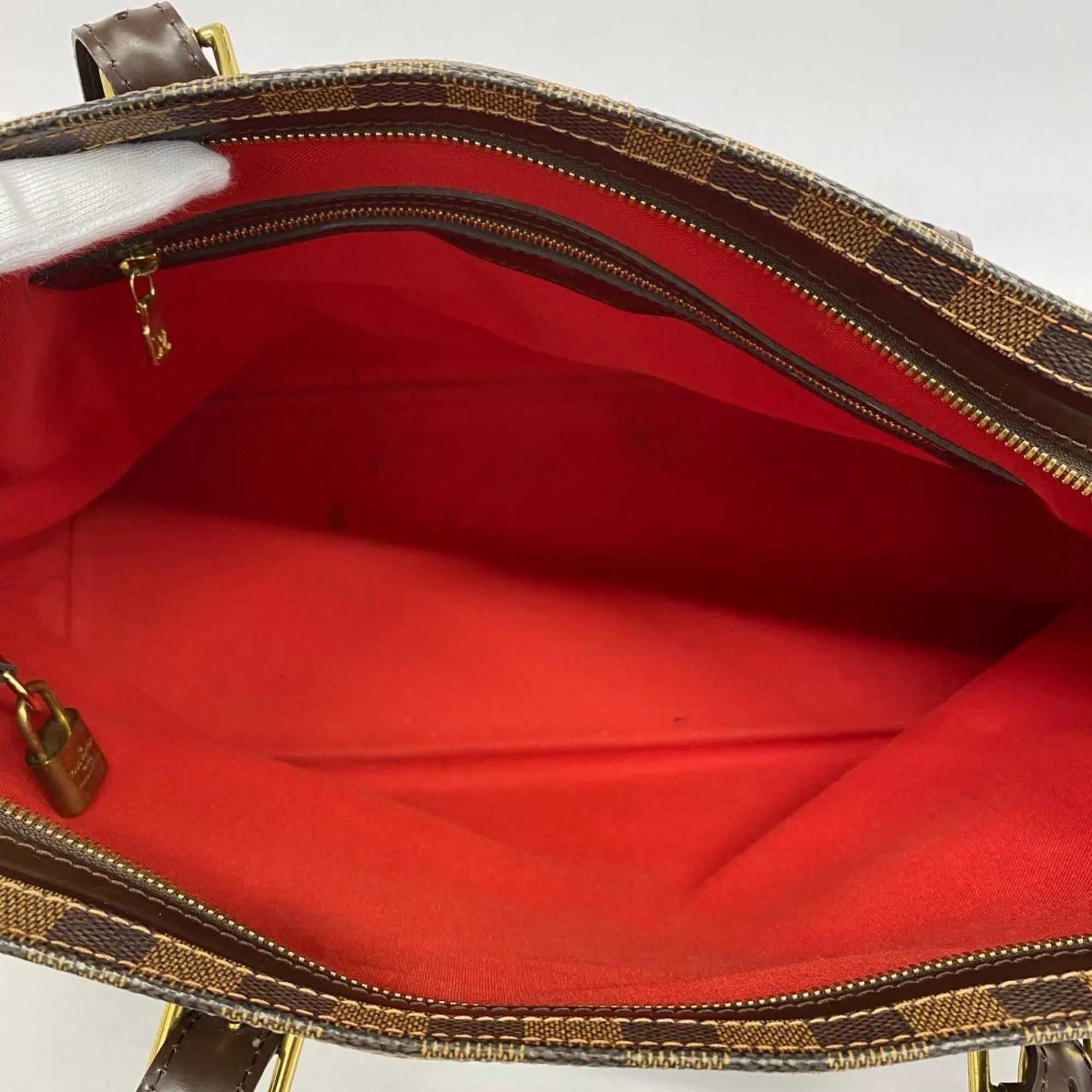 LOUIS VUITTON Chelsea Shoulder Bag