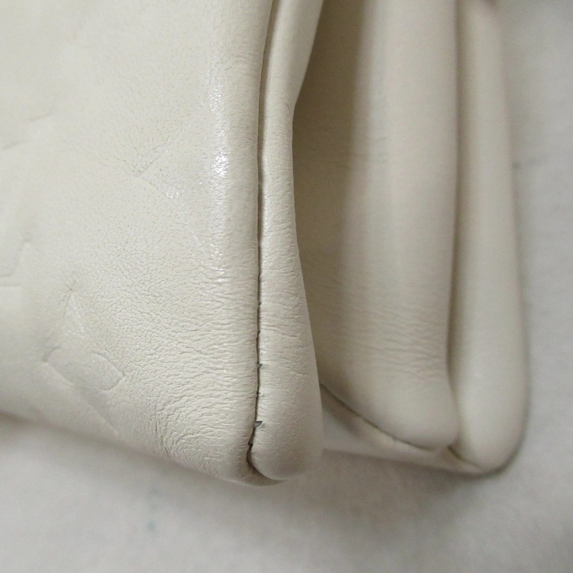 LOUIS VUITTON Coussin Shoulder Bag