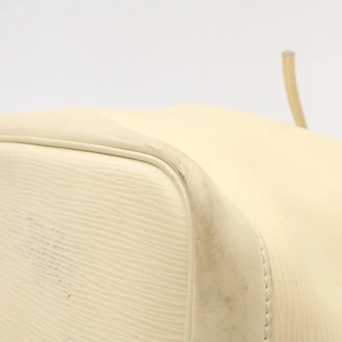 LOUIS VUITTON Epi Noe Shoulder Bag White M4084J LV Auth am2138g