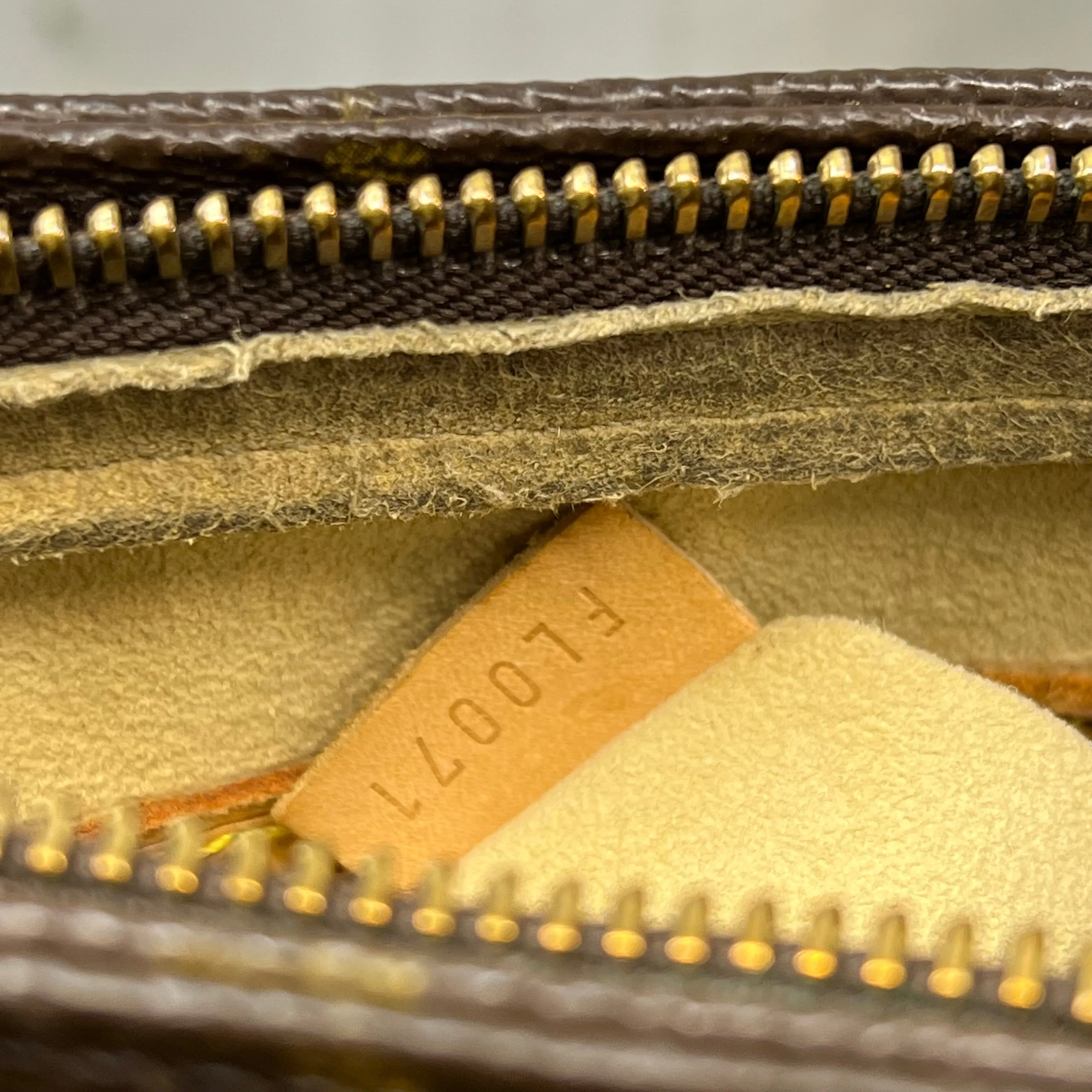 LOUIS VUITTON Looping MM Monogram Canvas Shoulder Bag