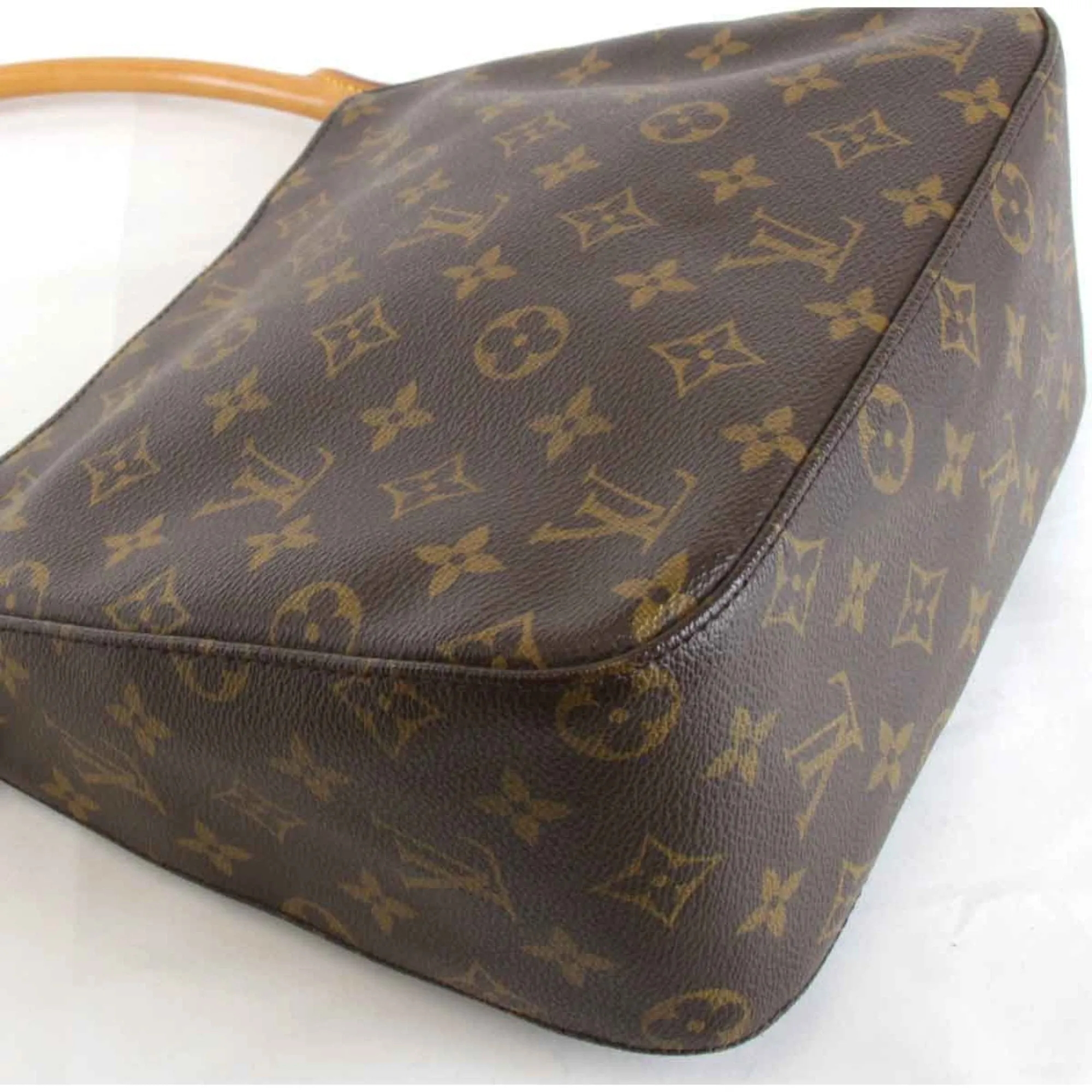 LOUIS VUITTON Looping MM Shoulder Bag