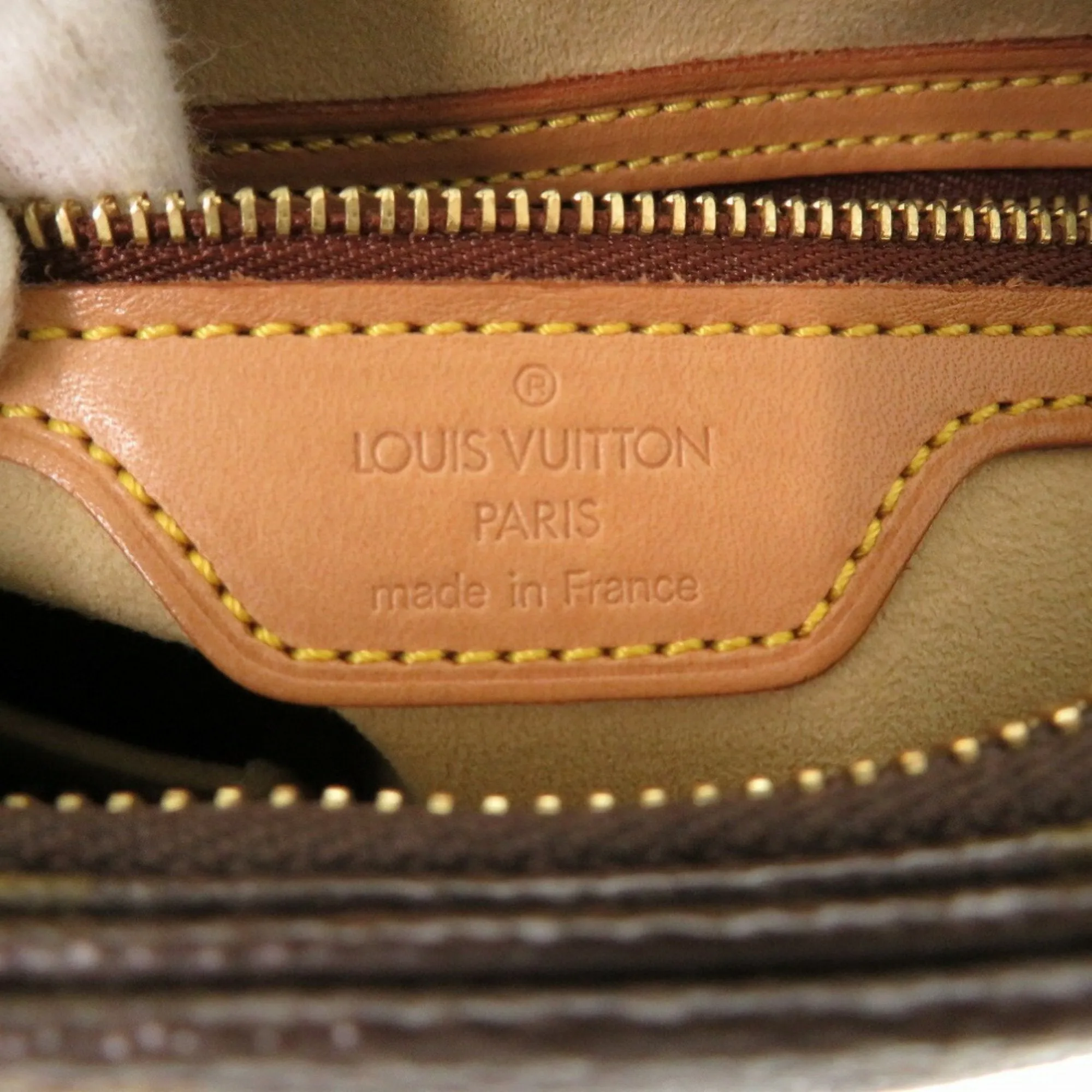 LOUIS VUITTON Looping MM Shoulder Bag