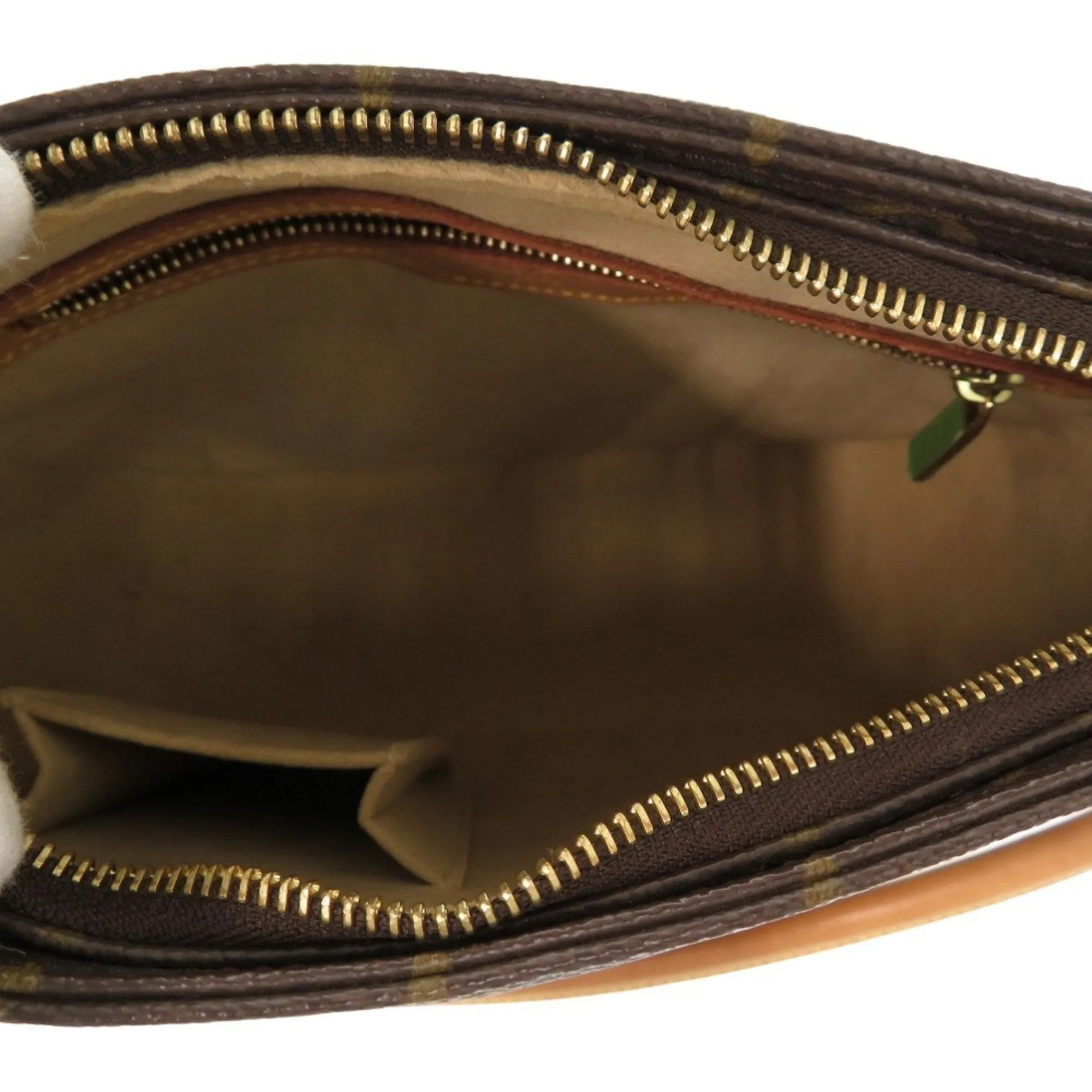 LOUIS VUITTON Looping MM Shoulder Bag