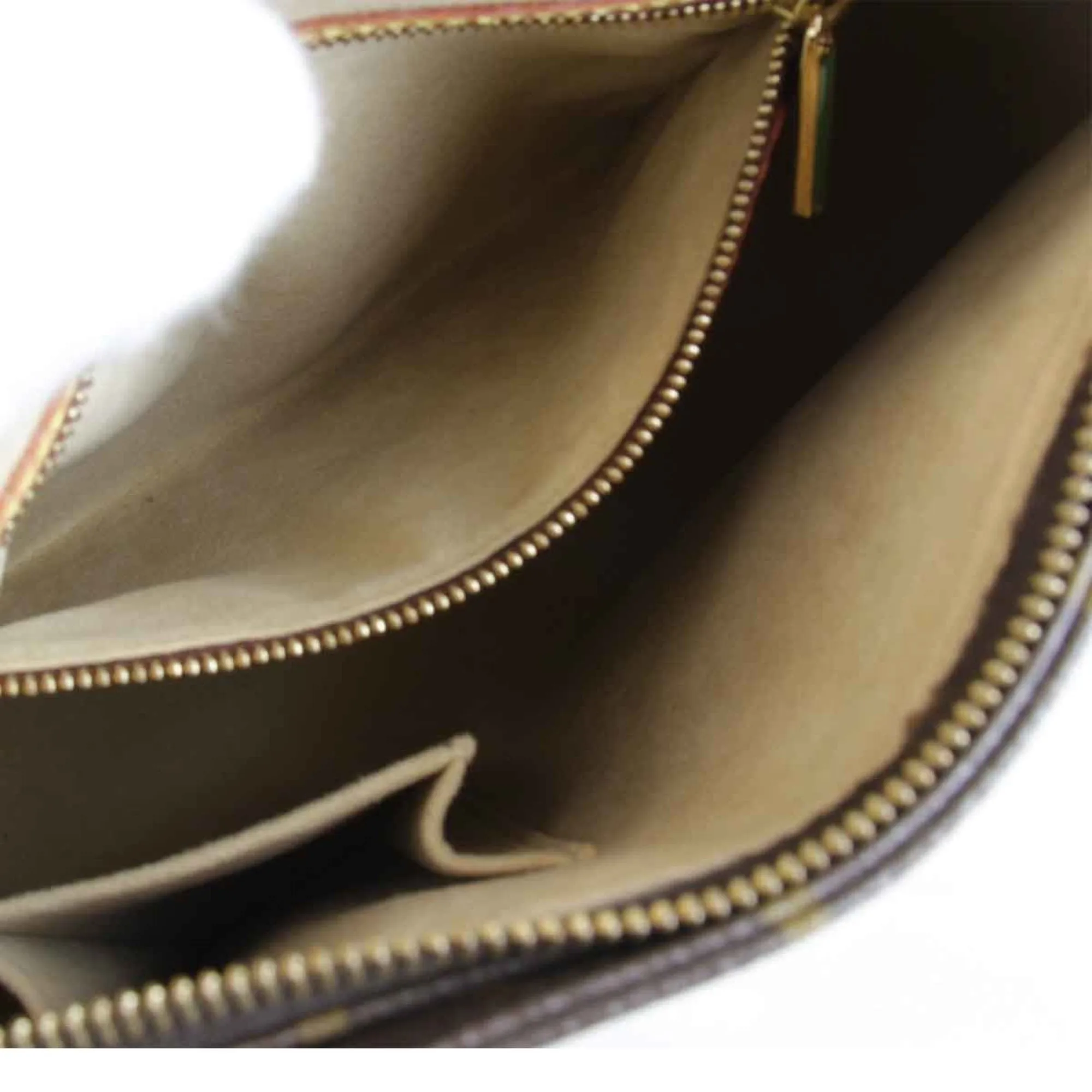 LOUIS VUITTON Looping MM Shoulder Bag