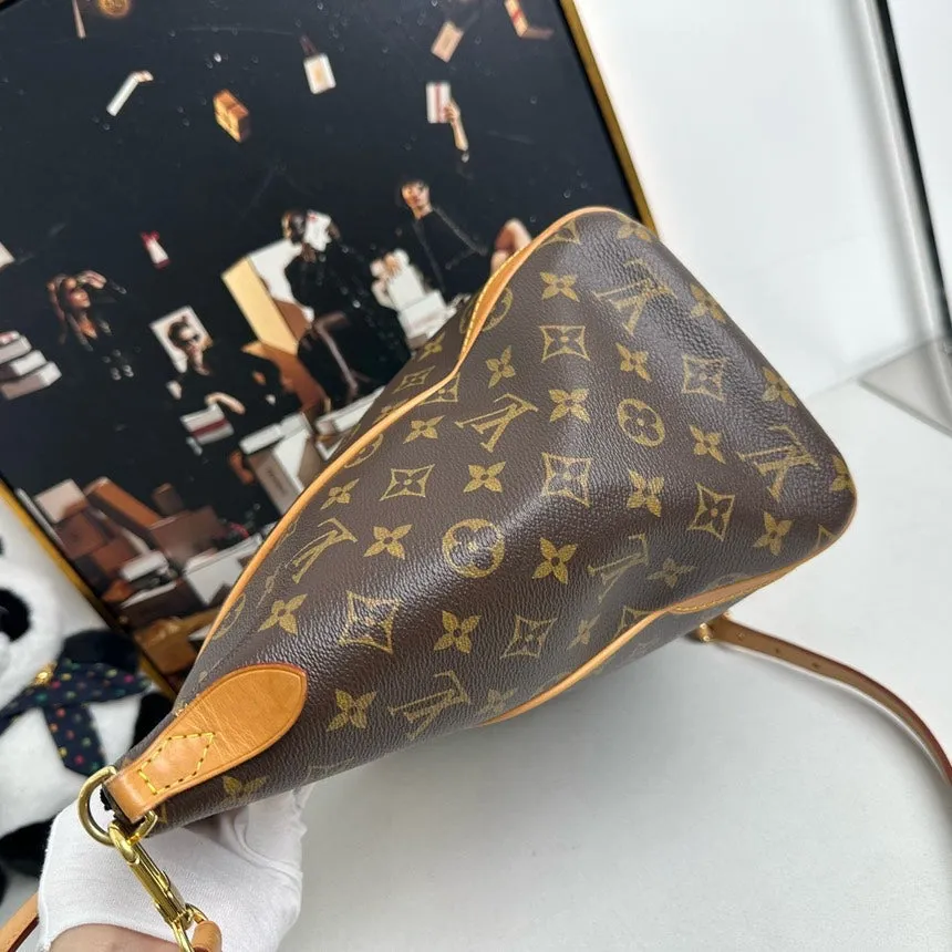 Pre-loved Louis Vuitton Monogram Canvas Tivoli GM Brown Shoulder Bag 11944952