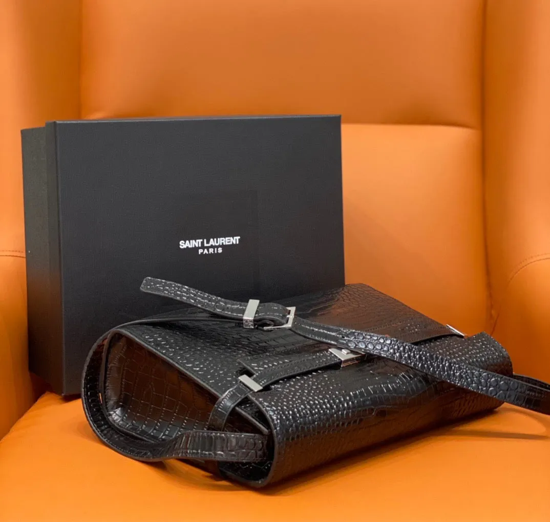 Yves Saint Laurent Manhattan Small Shoulder Bag Black